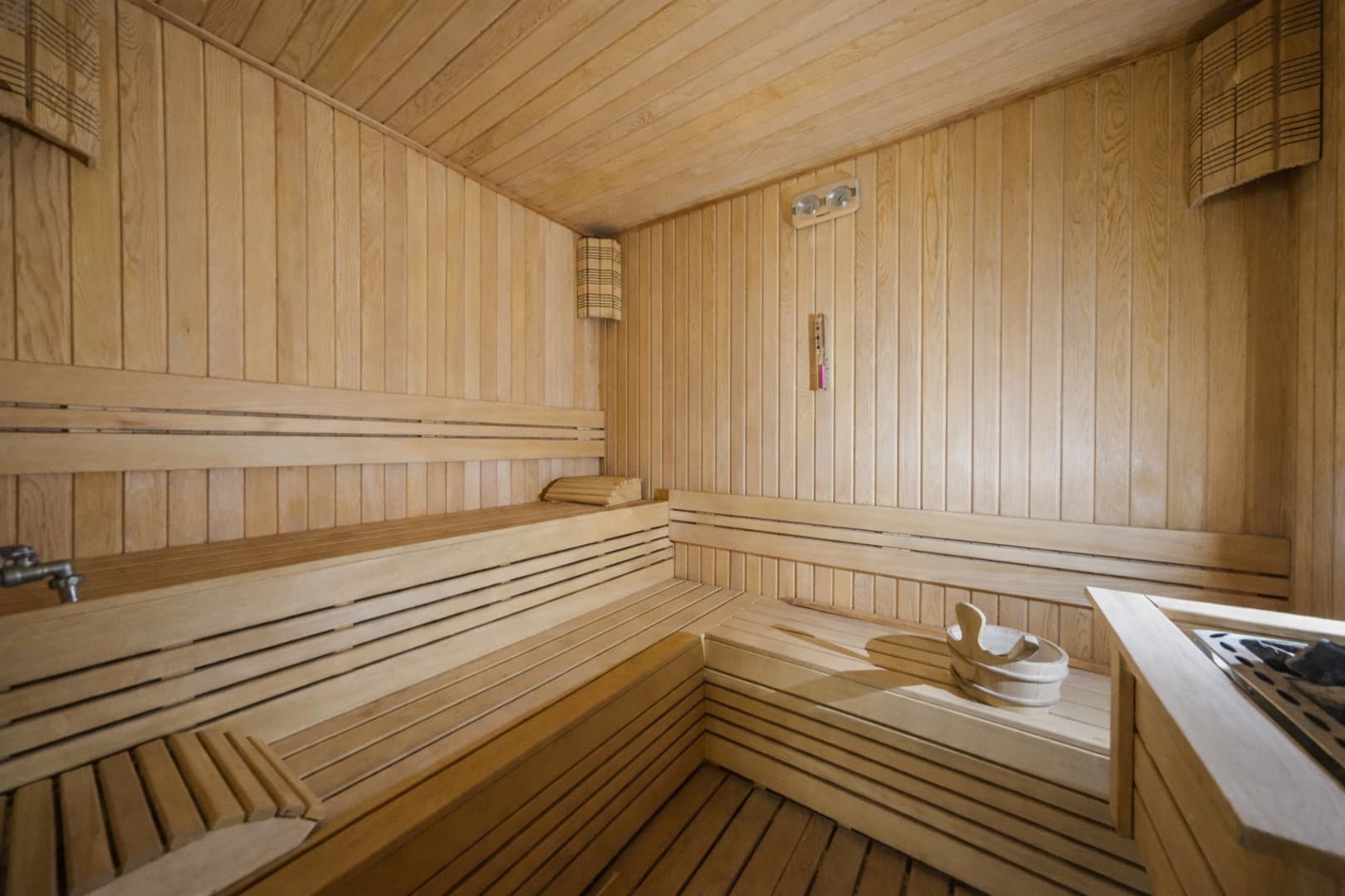 5+1 Villa with Pool, Sauna, and Turkish Bath in Özyörem Site