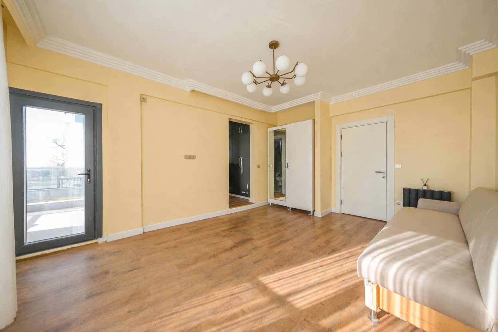 5+1 Villa with Pool, Sauna, and Turkish Bath in Özyörem Site