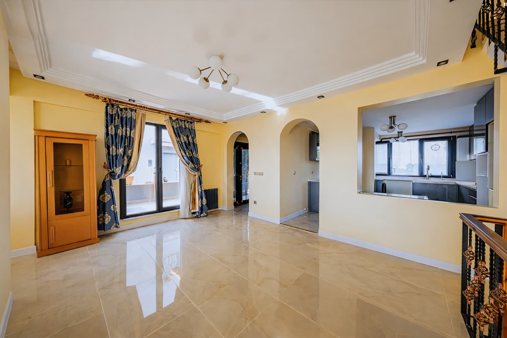 5+1 Villa with Pool, Sauna, and Turkish Bath in Özyörem Site