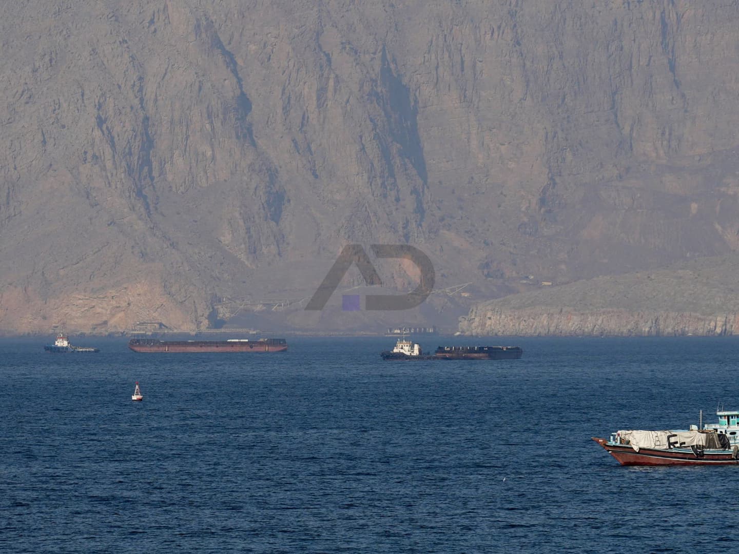Iran's Methods to Break the US Naval Blockade in the Strait of Hormuz