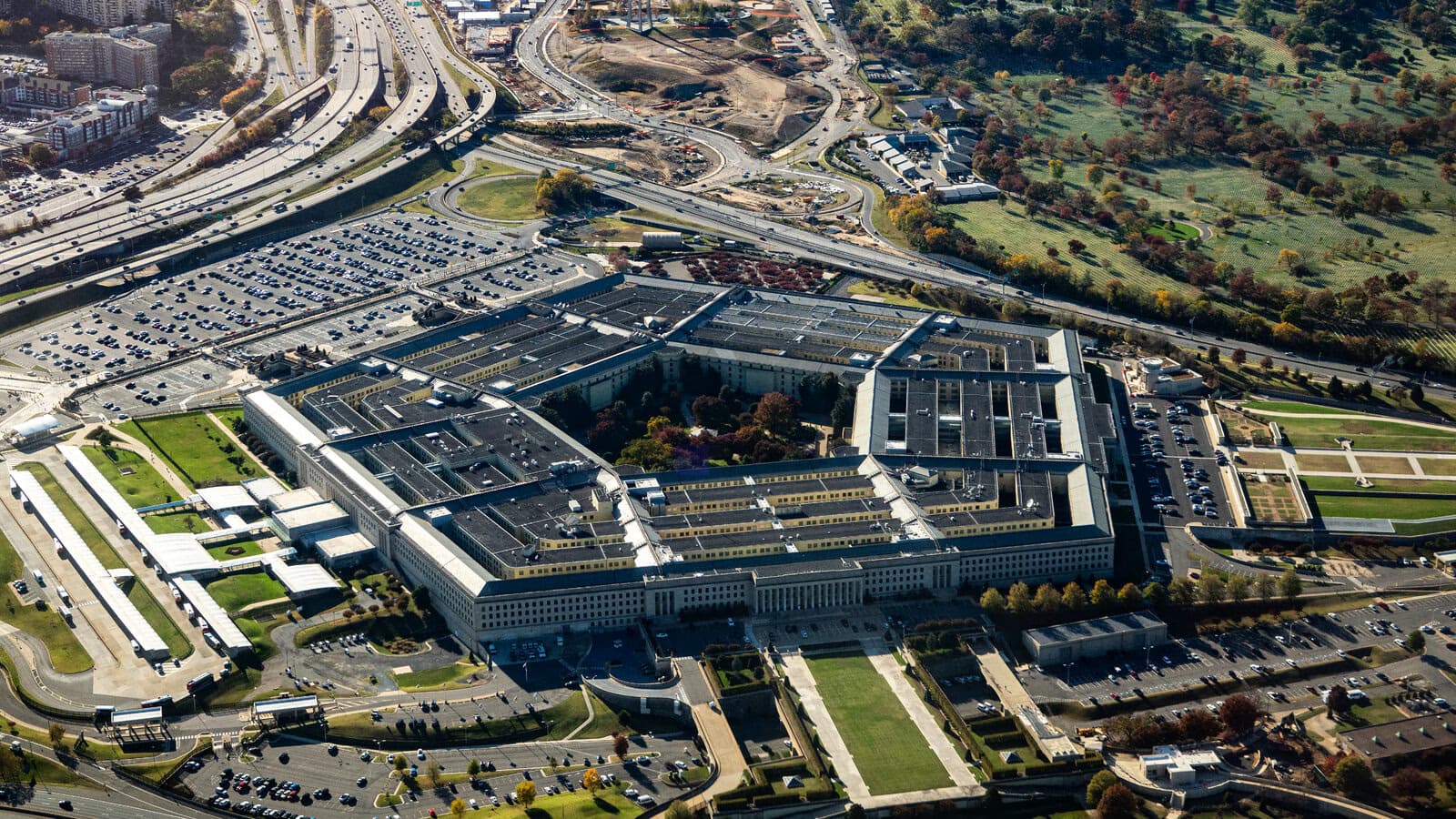Pentagon Reached Agreements with Technology Companies for Access to Secret Networks in Artificial Intelligence