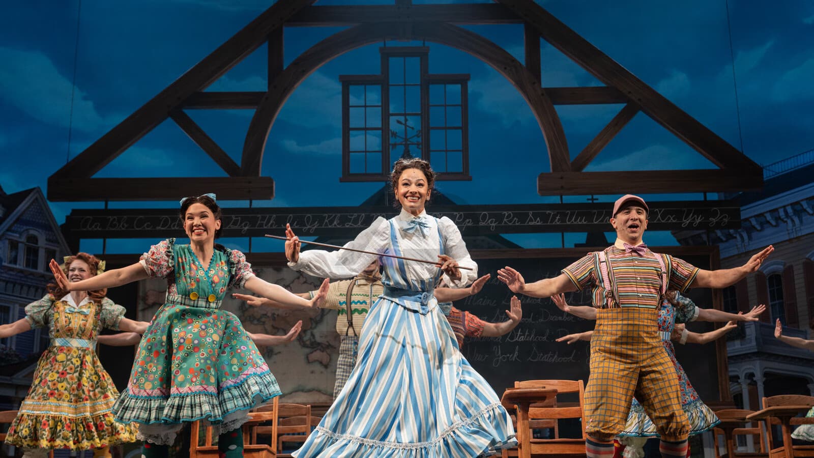 Schmigadoon! Broadway Uyarlamasıyla Müzikal Tiyatroyu Canlandırıyor