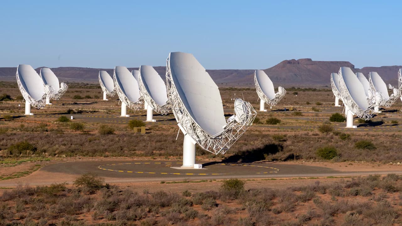 Webb traces record-breaking radio burst to tiny galaxy in the young universe