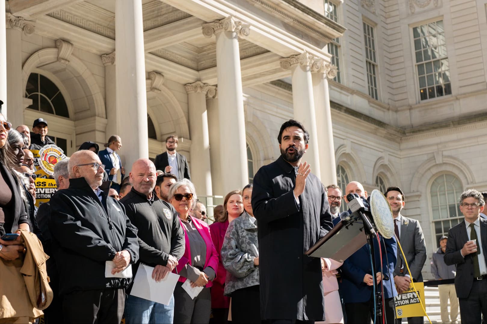 Mamdani backs Teamsters in push to pass Delivery Protection Act against Amazon
