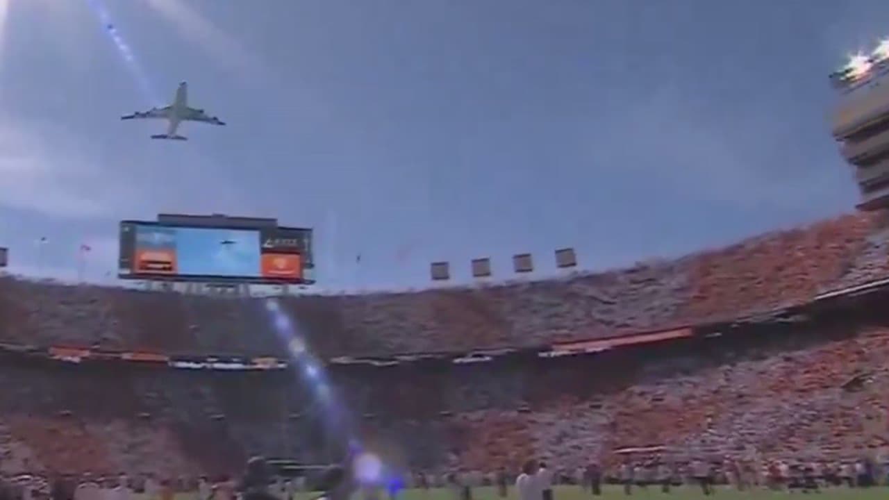 Air Force One buzzes Neyland Stadium as Trump arrives for Texas-Tennessee game