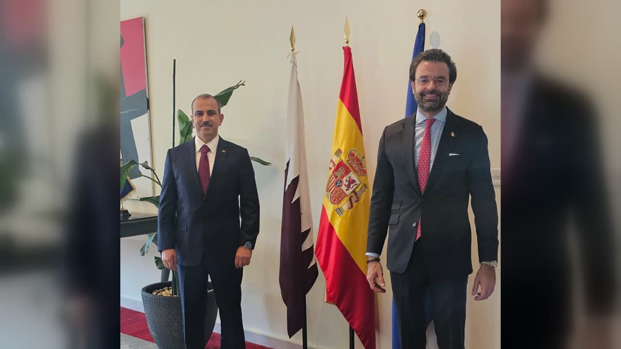 Turkish Ambassador to Qatar Caymazoğlu pays courtesy visit to Spanish counterpart in Doha