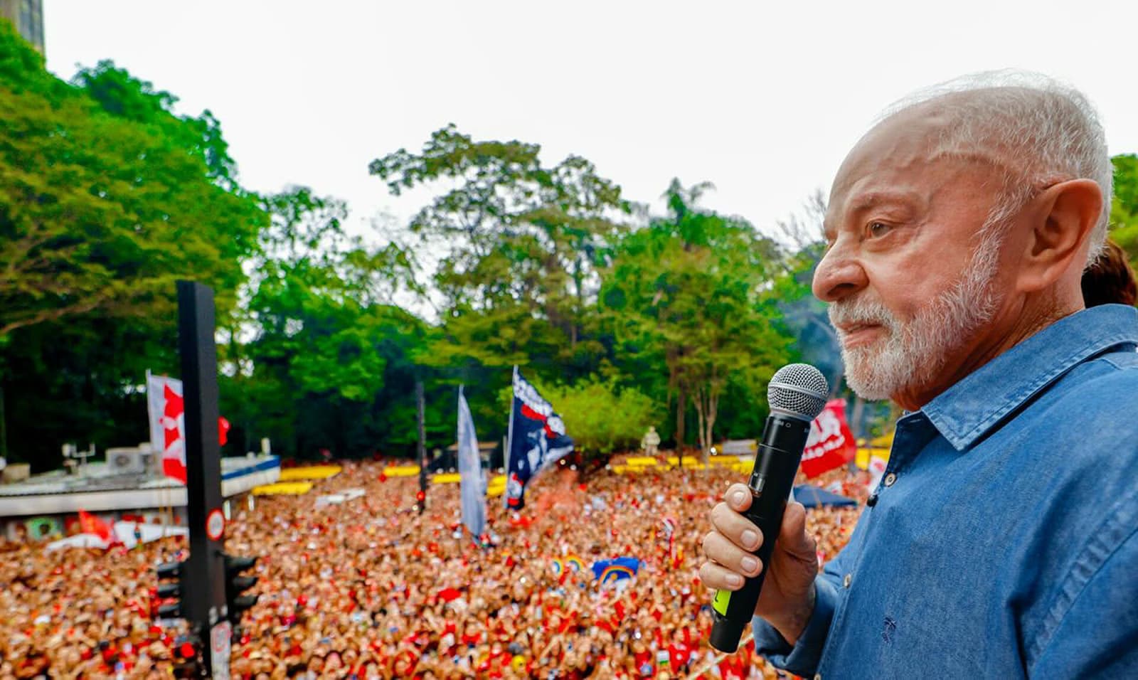 Lula calls on voters who skipped the first round to vote at São Paulo rally
