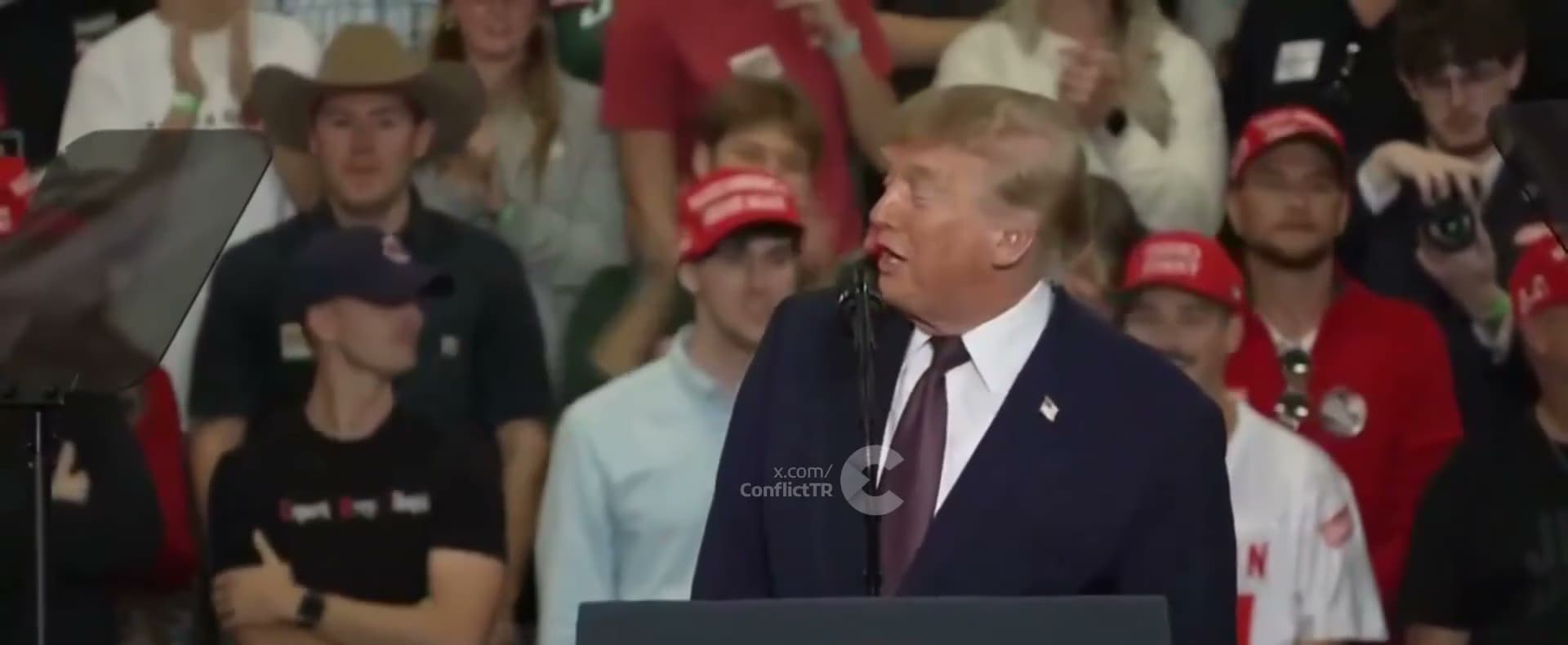 Trump, Epstein’i kulüpten attığını ve Demokrat olduğunu söyledi