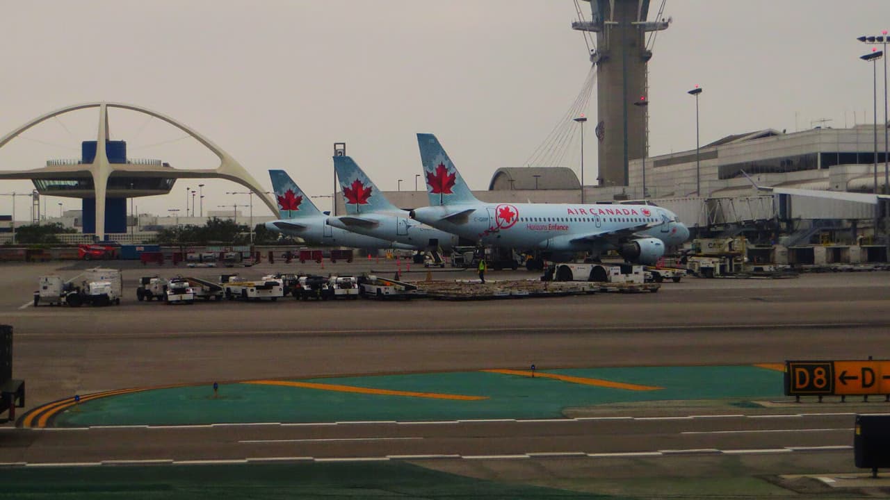 Delta and Air Canada jets collide on LAX tarmac, no injuries reported