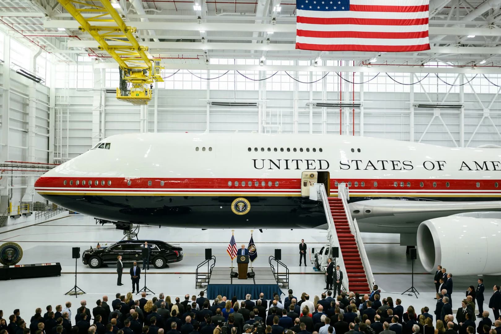 Air Force One, Cadılar Bayramı'nda Beyaz Saray üzerinden uçtu