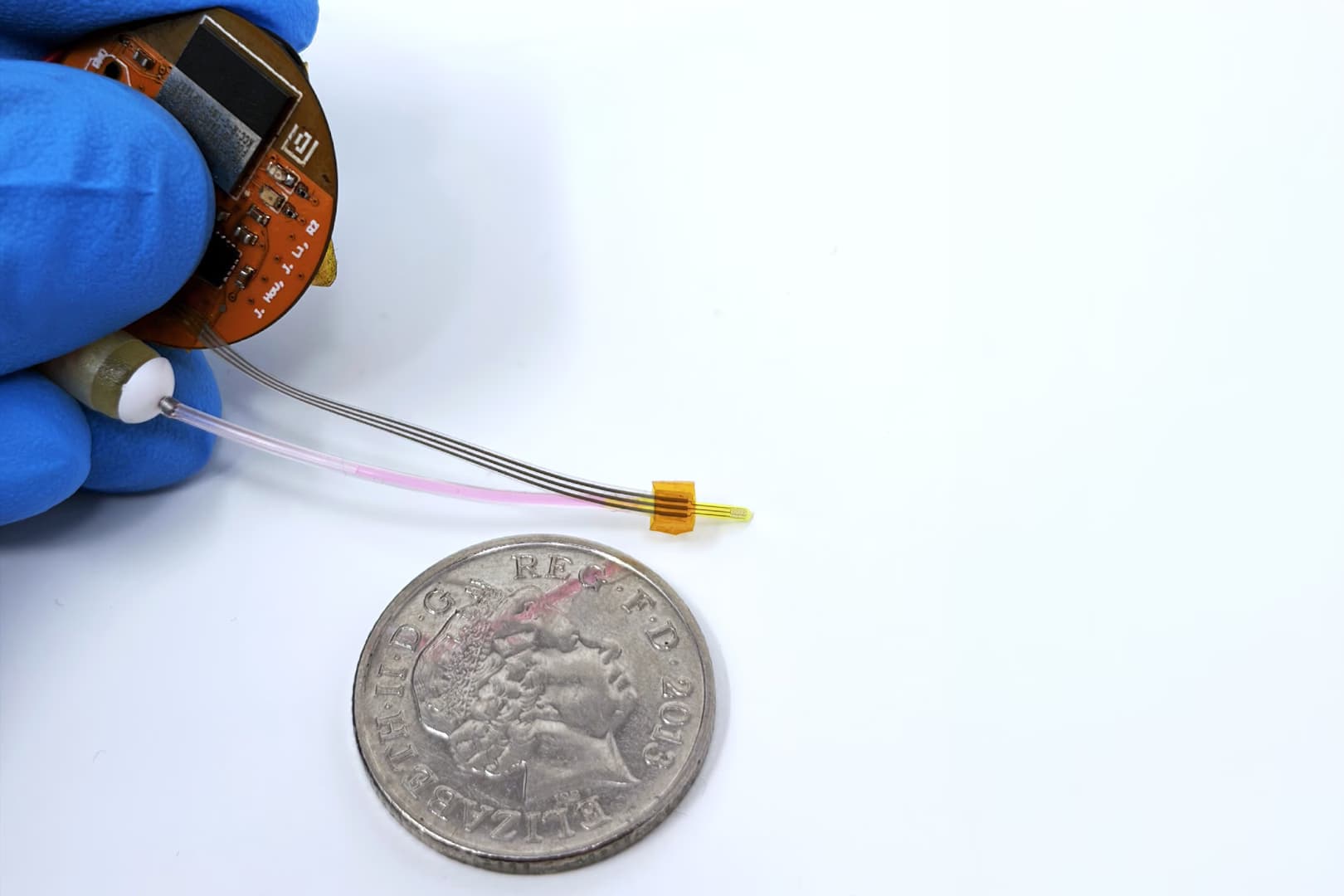 Türk bilim insanı Canan Dağdeviren’in MIT ekibi, beyin tümörünün nüksünü önlemeye yönelik implant geliştirdi
