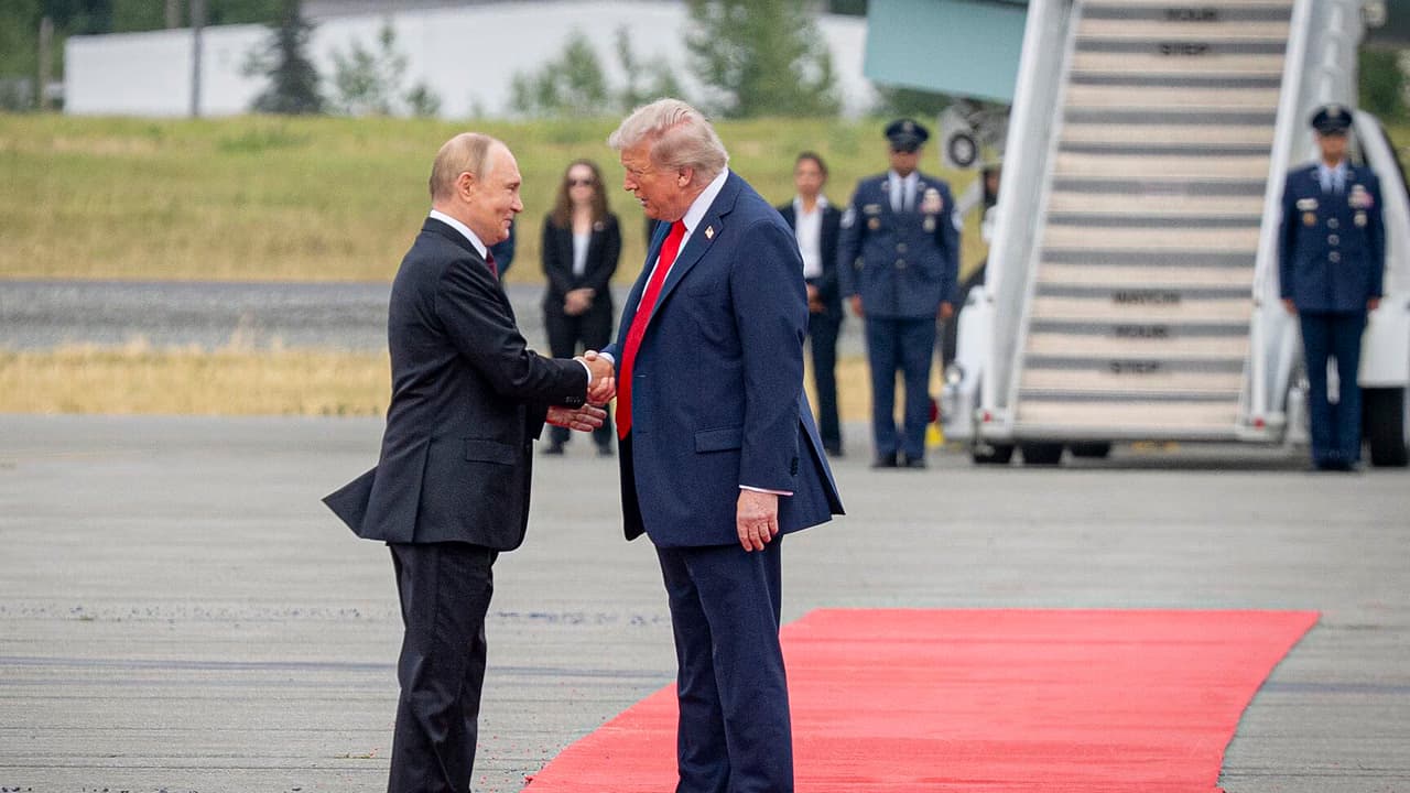 Trump to speak with Putin “very soon” about suspected plague case in Russia
