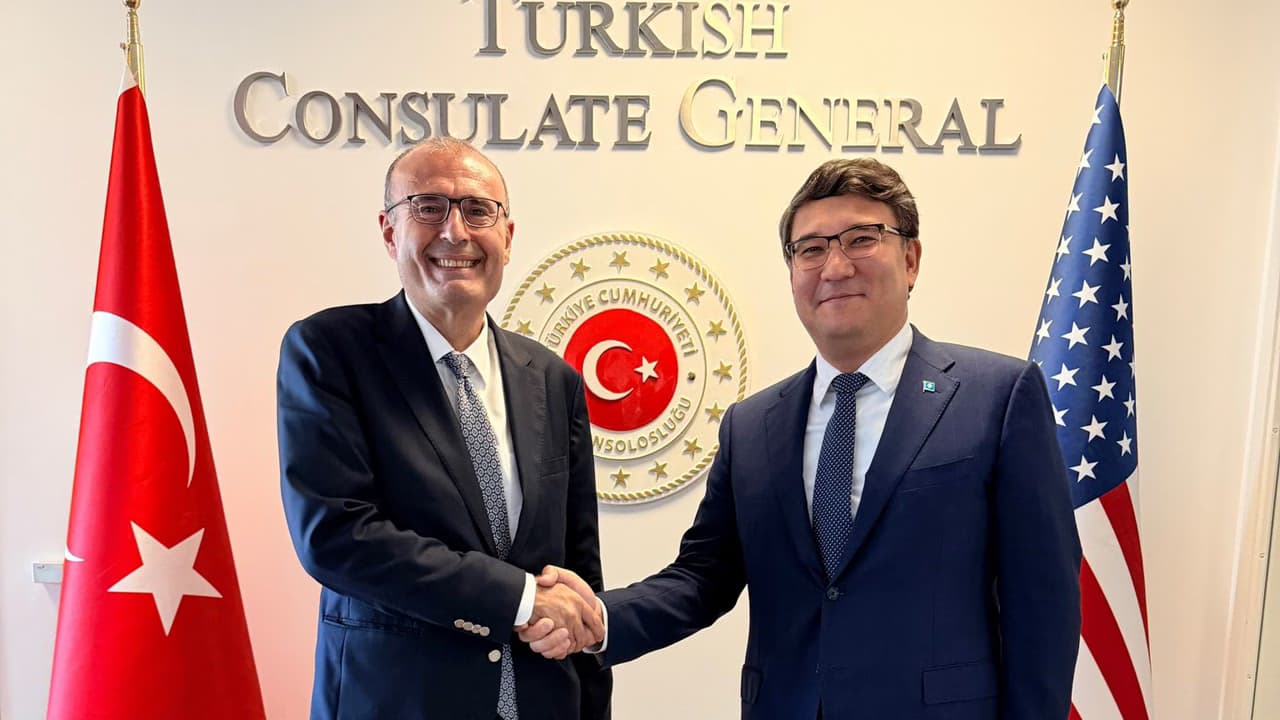 Kazakhstan’s consul general in Houston visits Turkish Consulate General
