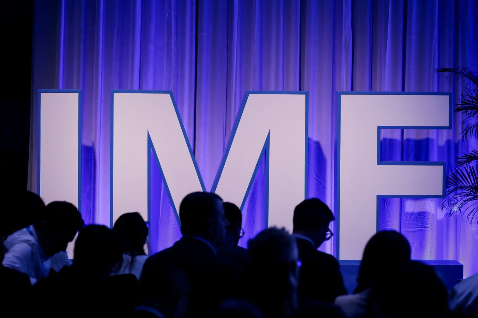 IMF raises global growth outlook to 3.1%, flags AI boom and debt risks