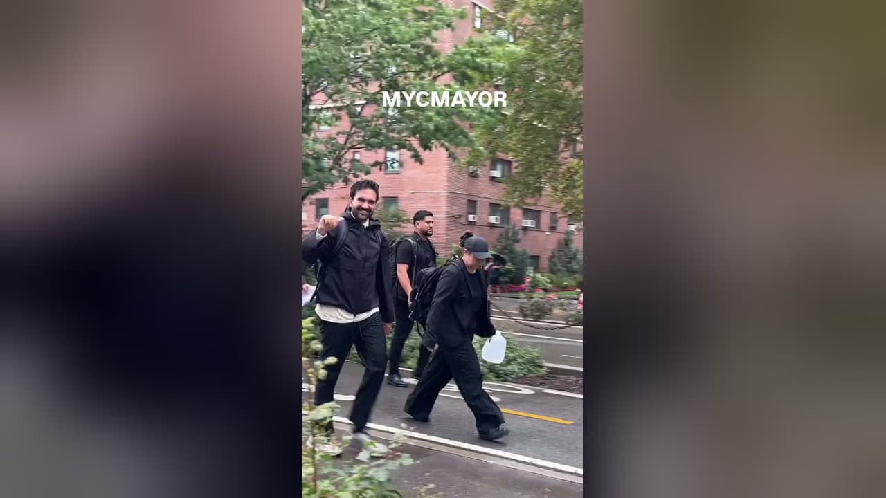 Mamdani, Brooklyn Köprüsü'ndeki ilk Anma yürüyüşünde gazilerle yürüdü