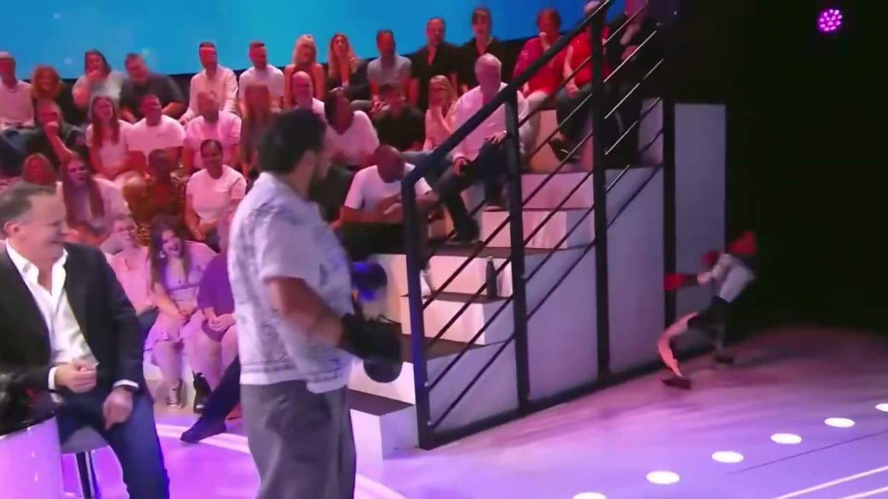 Cyril Hanouna's live TV fight with boxing robots from June resurfaces