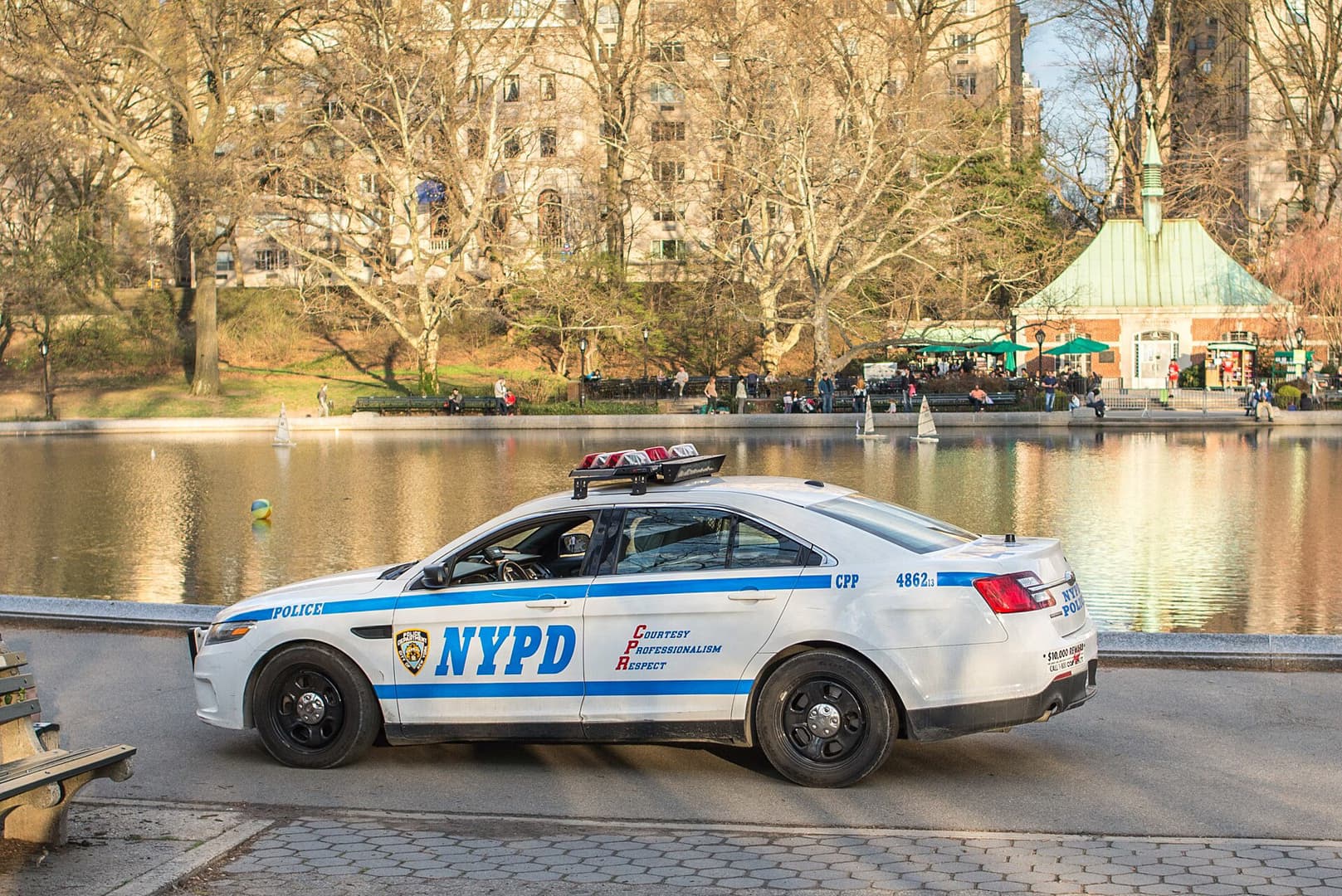 Off-duty NYPD detective stabbed seven times in Bronx robbery