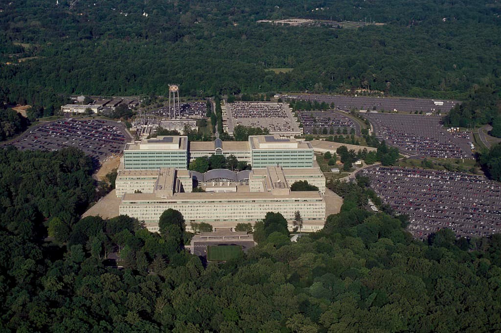Former CIA official in $40M gold bar case pleads guilty to fraud