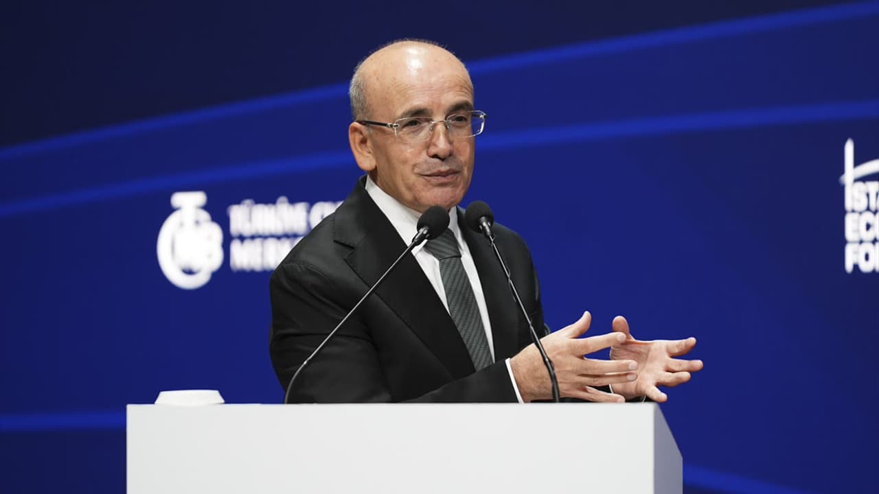 Şimşek: Savaş dezenflasyonu yavaşlattı ama "asla vazgeçmeyeceğiz"