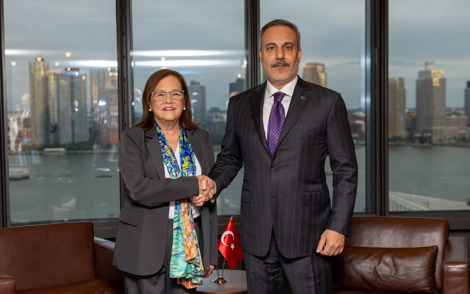 Fidan meets El Salvador’s Hill in New York as tax treaty is signed