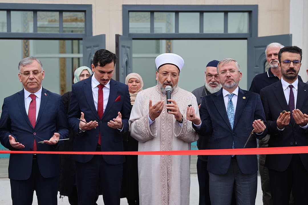 Diyanet Başkanı Arpaguş, Rochester cami açılışına katıldı, Türklerle buluştu