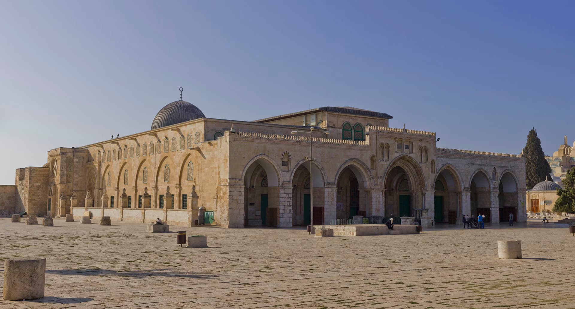 Israel extends Al-Aqsa entry ban on mosque's preacher Sheikh Ekrima Sabri