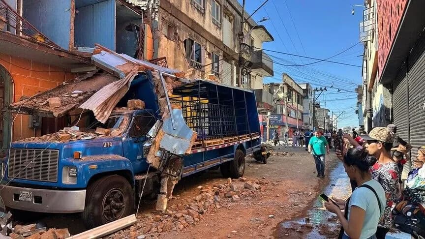 Powerful 7.4-Magnitude Earthquake Strikes Colombia