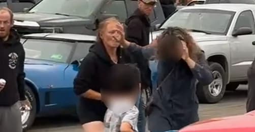 Muslim mother suffers Islamophobic attack in front of her child in Canada