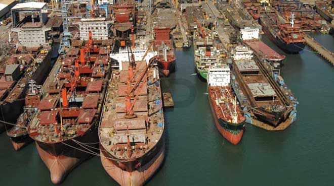 Explosion at Staten Island Shipyard in New York: 1 Dead, 34 Injured