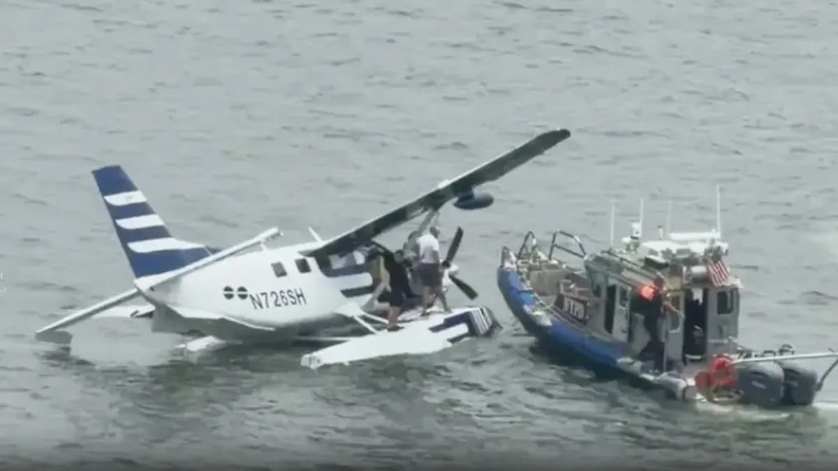 Passenger Video Captures Moment Seaplane Makes Hard Landing in NYC's East River